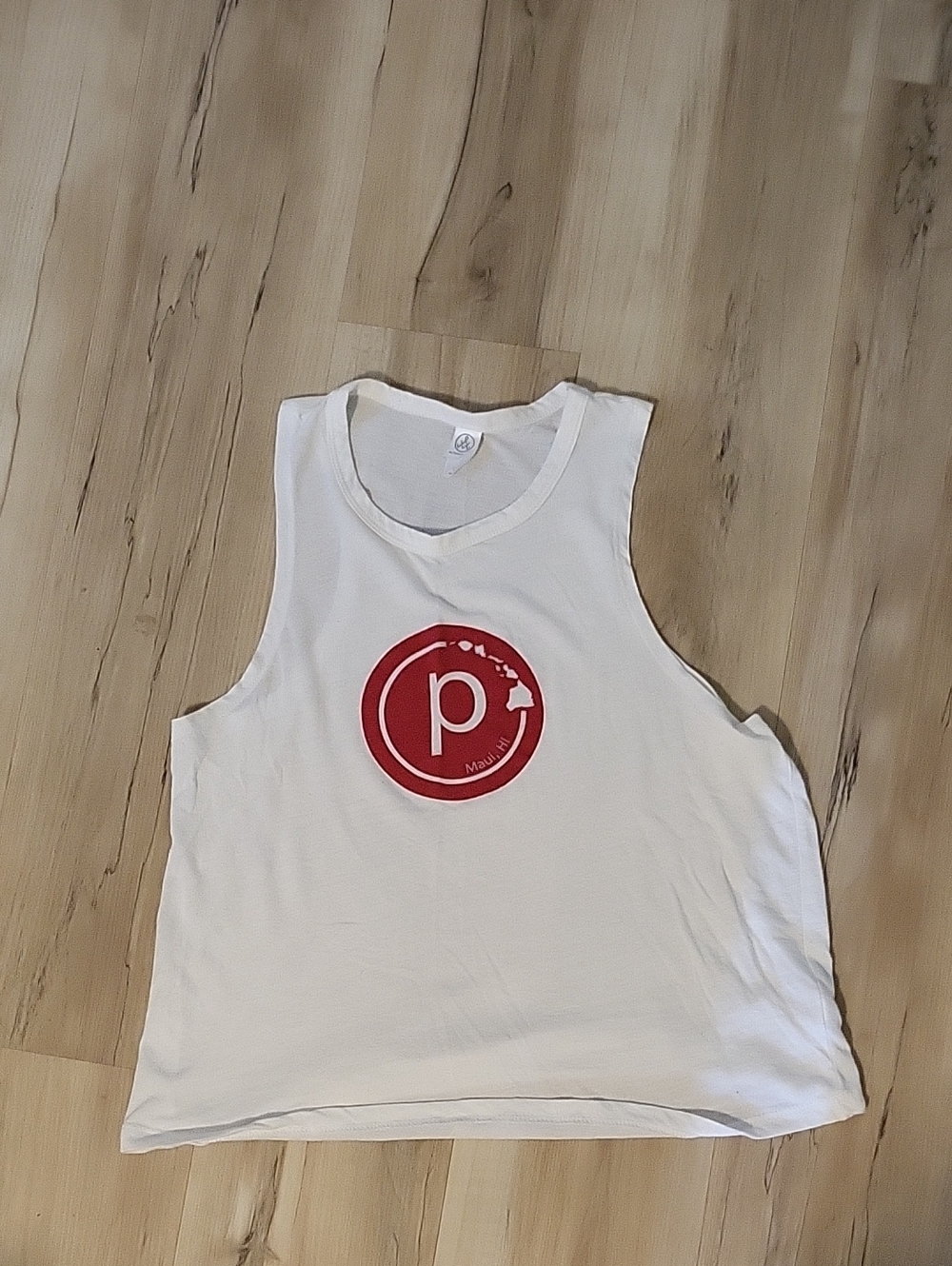 Location Tank- White Tank with Red 'p' Logo